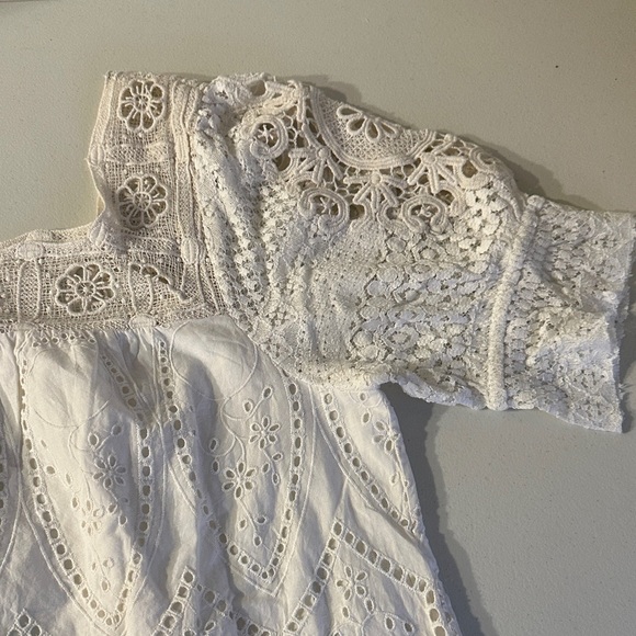 Anthropologie White Blouse with Yellow Floral Embroidery - Picture 7 of 11